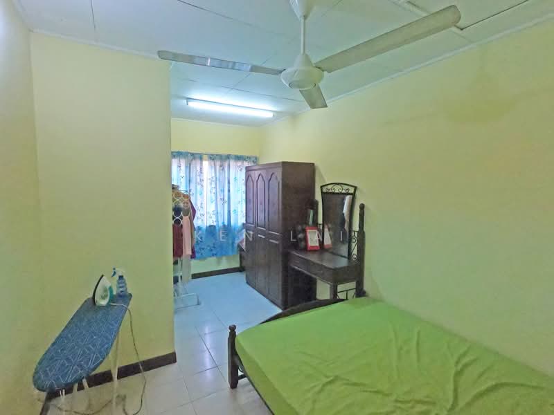 2-storey Terraced House for Sale in U8, Taman Bukit Jelutong (Shah Alam) - Ken Lai - Bedroom - PropertyGuru.com.my