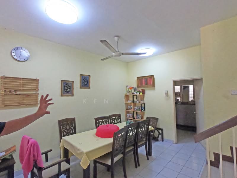 2-storey Terraced House for Sale in U8, Taman Bukit Jelutong (Shah Alam) - Ken Lai - Dining Room - PropertyGuru.com.my