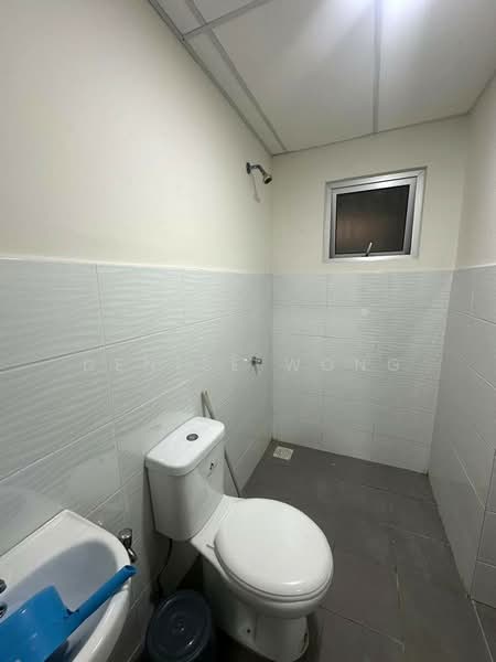 Pangsapuri untuk Disewa di Residensi Laman Sari - Denise Wong - Bathroom - PropertyGuru.com.my