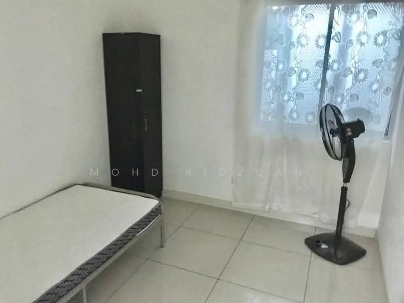 Service Residence for Sale at Savanna Executive Suite @ Southville City - Mohd Ridzuan - Bedroom - PropertyGuru.com.my