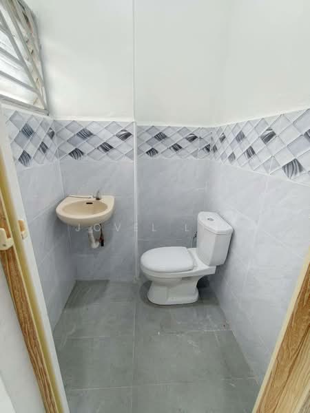 Rumah Teres 2 Tingkat untuk Dijual di Bandar Seri Alam (Masai) - Jovel Lim - Bathroom - PropertyGuru.com.my