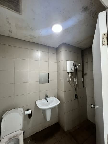 Servis Apartment untuk Dijual di i-SOHO @ i-City - Kevin Chen - Bathroom - PropertyGuru.com.my