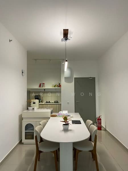 Servis Apartment untuk Dijual di D'Vervain - Aaron Wong - Dining Room - PropertyGuru.com.my