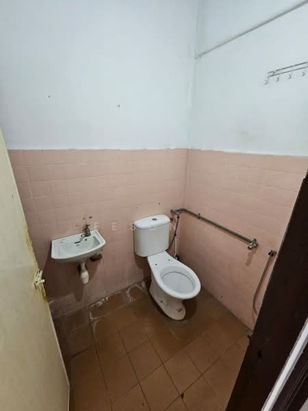 Rumah Teres 2 Tingkat untuk Dijual di Taman Sri Ramal (Kajang) - Eeson . - Bathroom - PropertyGuru.com.my