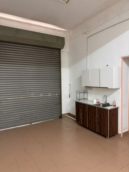 Kedai untuk Disewa di Kampung Batu Muda Tambahan (Batu) - Chris Tye - Kitchen - PropertyGuru.com.my