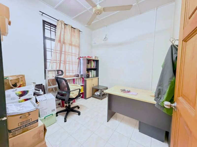 1-storey Terraced House for Sale in Bukit Indah (Iskandar Puteri (Nusajaya)) - Karl Lim - Study - PropertyGuru.com.my