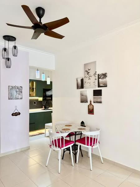 Kondominium untuk Disewa di i-Santorini - Quvee Ooi - Dining Room - PropertyGuru.com.my