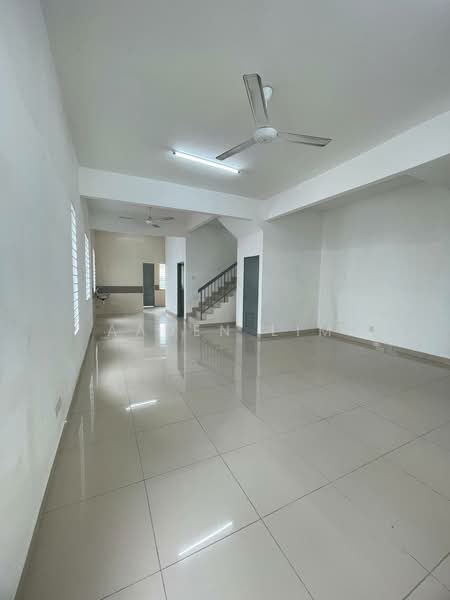 Rumah Teres 2 Tingkat untuk Disewa di Dengkil (Selangor) - Aaden Lim - Living Room - PropertyGuru.com.my