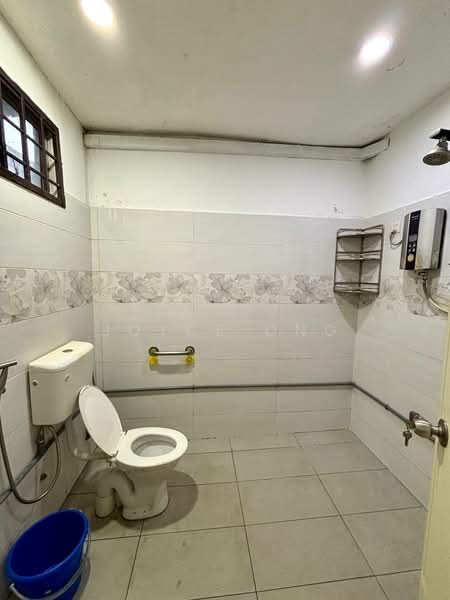 Rumah Teres 2 Tingkat untuk Dijual di Bandar Seri Alam (Masai) - Joyce Ong - Bathroom - PropertyGuru.com.my