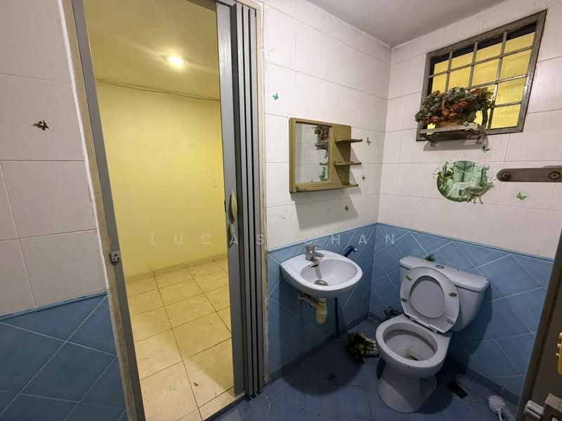 Rumah Teres 2 Tingkat untuk Dijual di Taman Desa (Kuala Lumpur) - Lucas Chan - Bathroom - PropertyGuru.com.my