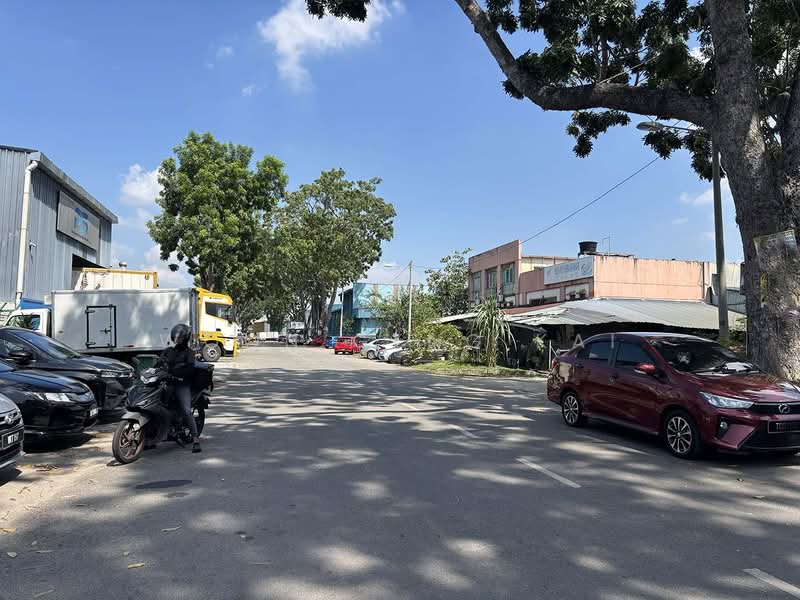 Kilang untuk Disewa di Taman Perindustrian Puchong (Puchong) - Woon Geng Kai - Exterior - PropertyGuru.com.my