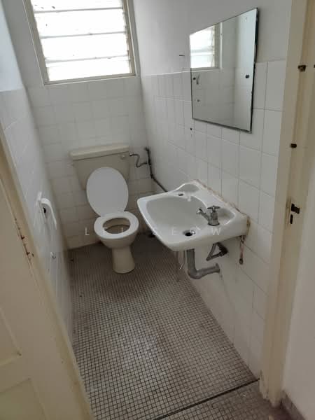 Rumah Berkembar untuk Disewa di Jelutong (Penang) - Lei Seow - Bathroom - PropertyGuru.com.my