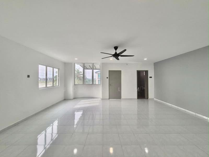 Rumah Teres 2.5 Tingkat untuk Dijual di Taman Pulai Utama (Skudai) - Jovel Lim - Living Room - PropertyGuru.com.my
