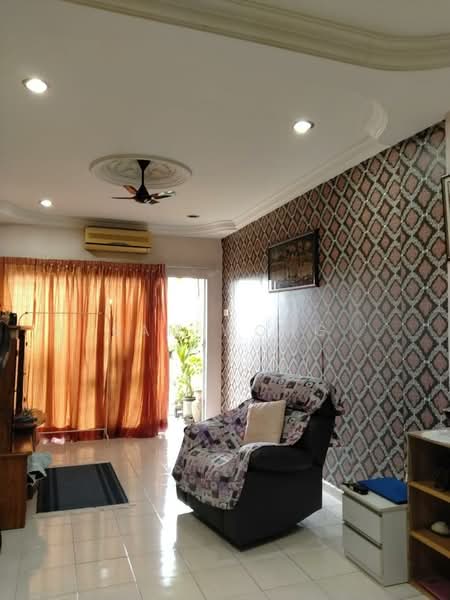 Apartment for Sale at Vista Indah Putra - Sam Wong - Living Room - PropertyGuru.com.my