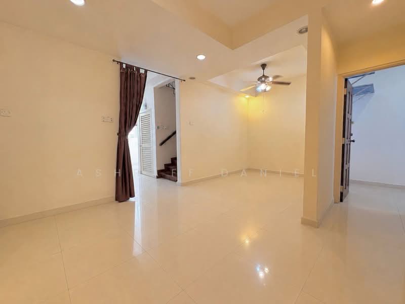 Rumah Teres 2 Tingkat untuk Dijual di Kota Kemuning (Shah Alam) - Ashraff Daniel - Living Room - PropertyGuru.com.my