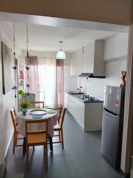 Service Residence for Sale at Axis SoHu @ Axis Pandan - Vickky Wong CF - Kitchen - PropertyGuru.com.my