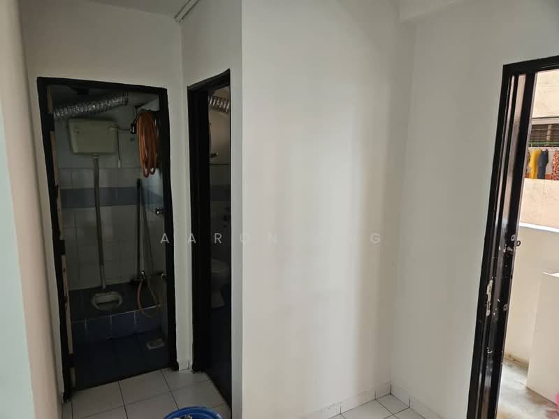 Flat for Rent at PPR Kampung Baru Air Panas - Aaron Ong - Bathroom - PropertyGuru.com.my