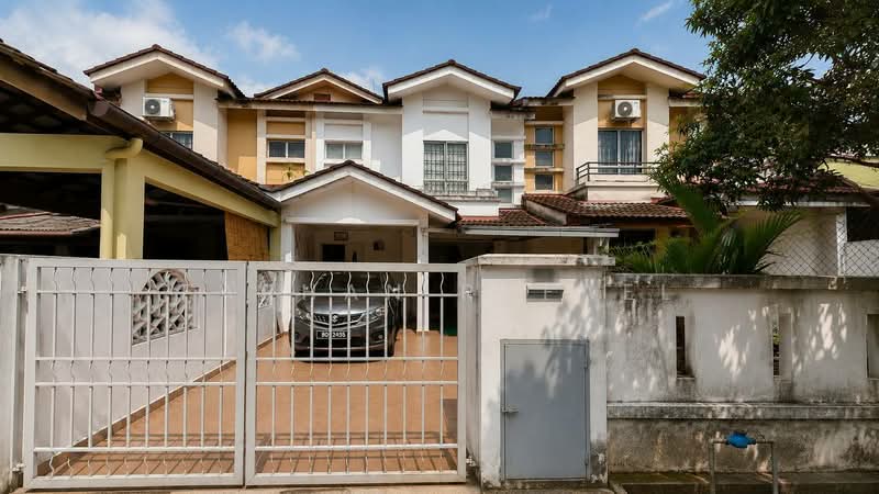 Rumah Teres untuk Dijual di Sungai Buloh (Selangor) - Farhan Rafael - Exterior - PropertyGuru.com.my