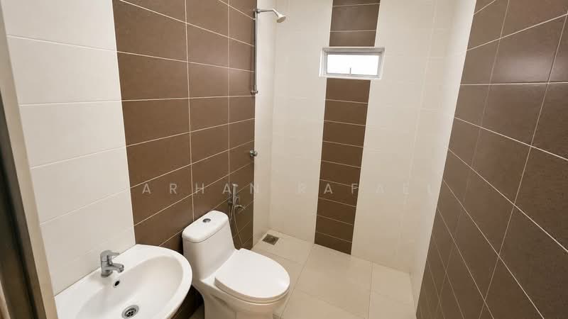Rumah Teres untuk Dijual di Sungai Buloh (Selangor) - Farhan Rafael - Bathroom - PropertyGuru.com.my