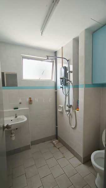 Condominium for Sale at Alpha Villa - Annie How - Bathroom - PropertyGuru.com.my