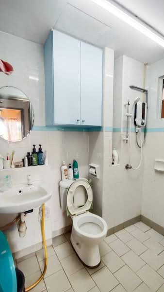 Condominium for Sale at Alpha Villa - Annie How - Bathroom - PropertyGuru.com.my