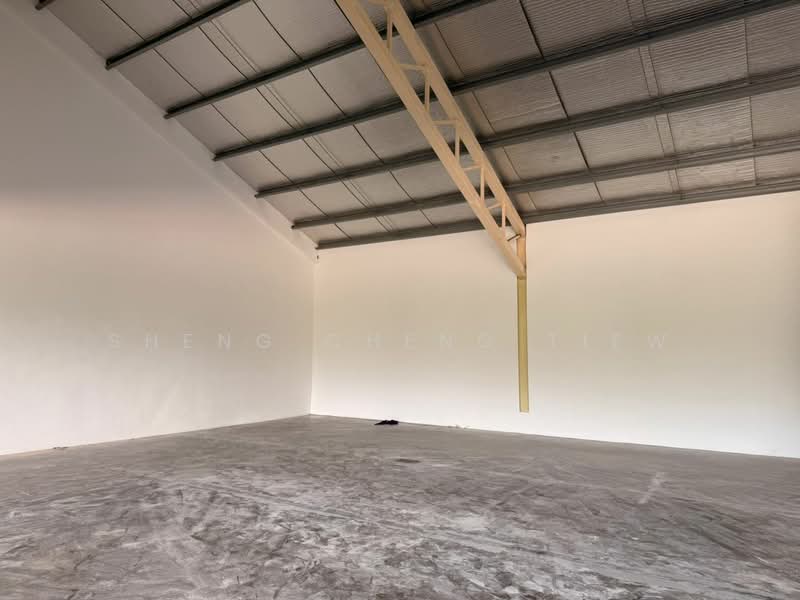Shop for Rent in Taman Gaya (Ulu Tiram) - Sheng Cheng Tiew - Interior - PropertyGuru.com.my