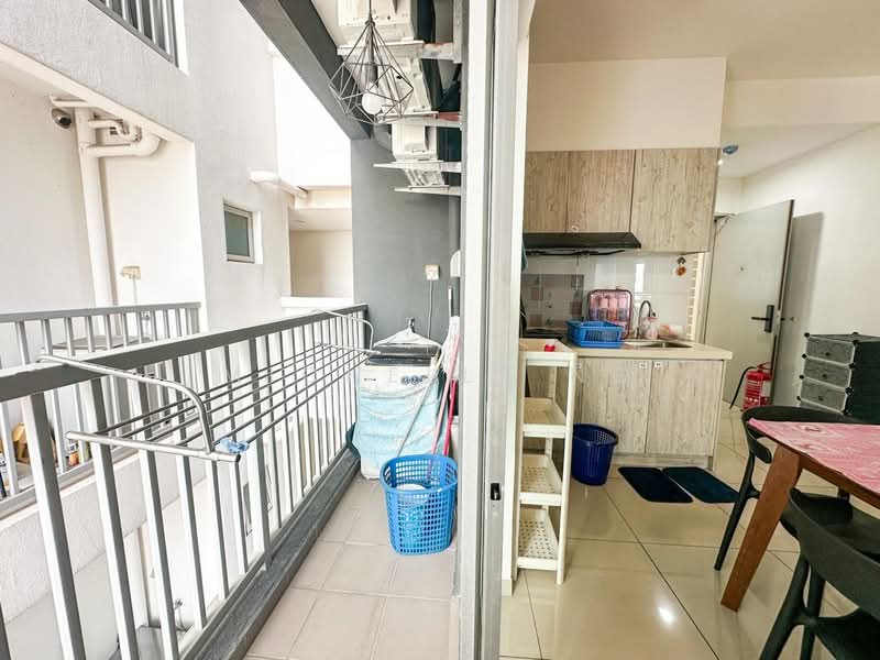 Kondominium untuk Disewa di The Edge Residence - Michelle Ng - Balcony - PropertyGuru.com.my