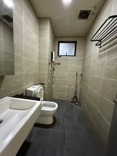 Kondominium untuk Disewa di Legend Heights - Ivan Loo - Bathroom - PropertyGuru.com.my