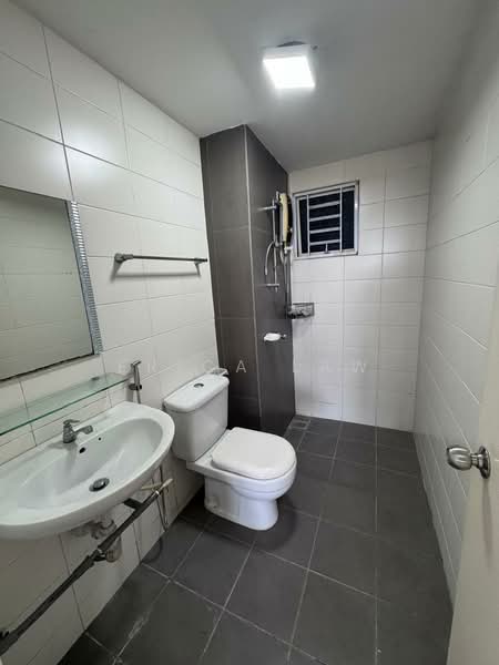 Servis Apartment untuk Disewa di Endah Promenade - Erica Law - Bathroom - PropertyGuru.com.my