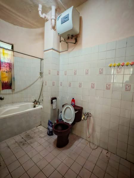 Condominium for Sale at Villamas - Danny Lim - Bathroom - PropertyGuru.com.my