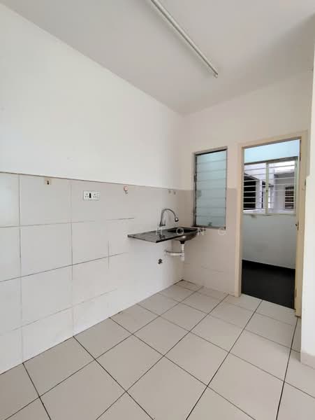 Pangsapuri untuk Disewa di Karisma @ Eco Majestic - JX Chong - Kitchen - PropertyGuru.com.my