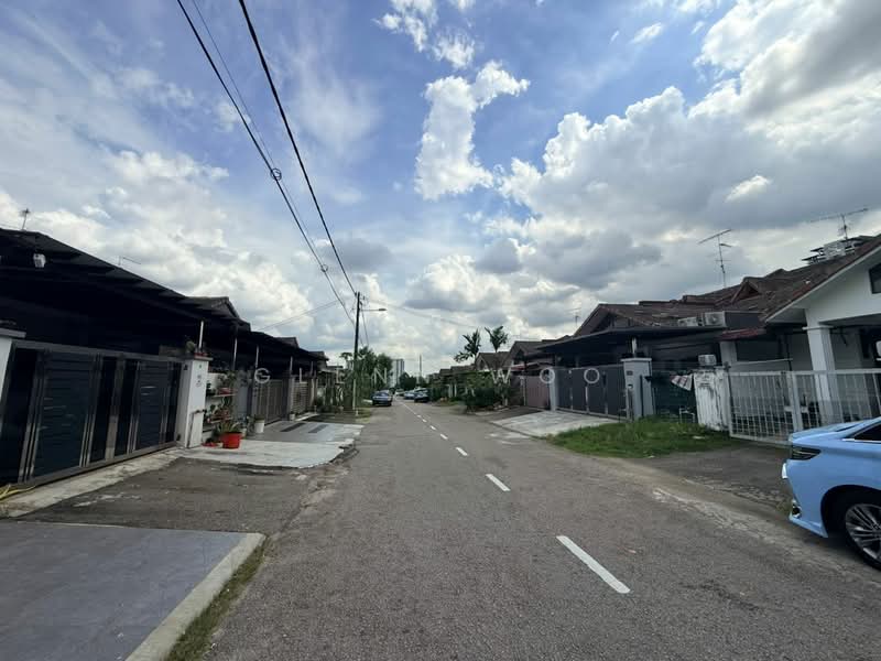 1.5-storey Terraced House for Sale in Taman Molek (Johor Bahru) - Glenn Woo - Exterior - PropertyGuru.com.my