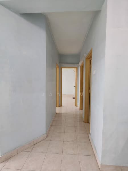 Apartment for Sale at Vista Seri Alam - JAN AU - Corridor - PropertyGuru.com.my
