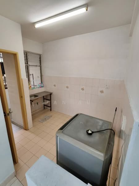 Apartment for Sale at Vista Seri Alam - JAN AU - Kitchen - PropertyGuru.com.my