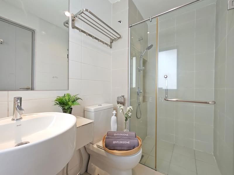 Service Residence for Sale at Residences @ 1 Tebrau - Gloson Ten - Bathroom - PropertyGuru.com.my