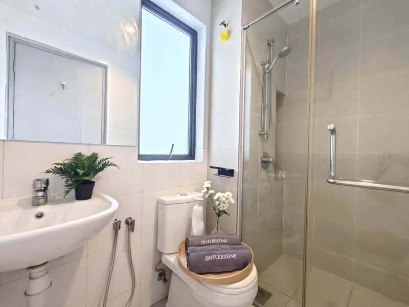 Service Residence for Sale at Residences @ 1 Tebrau - Gloson Ten - Bathroom - PropertyGuru.com.my