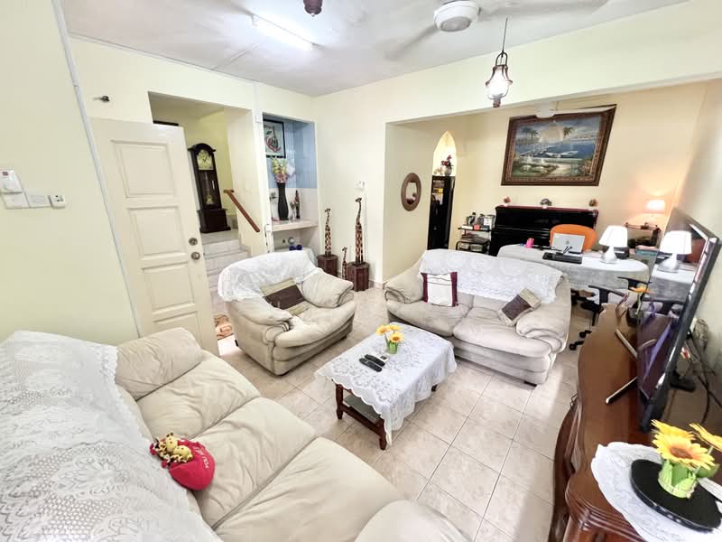 Rumah Teres 2 Tingkat untuk Dijual di Shah Alam (Selangor) - Zul Arif - Living Room - PropertyGuru.com.my