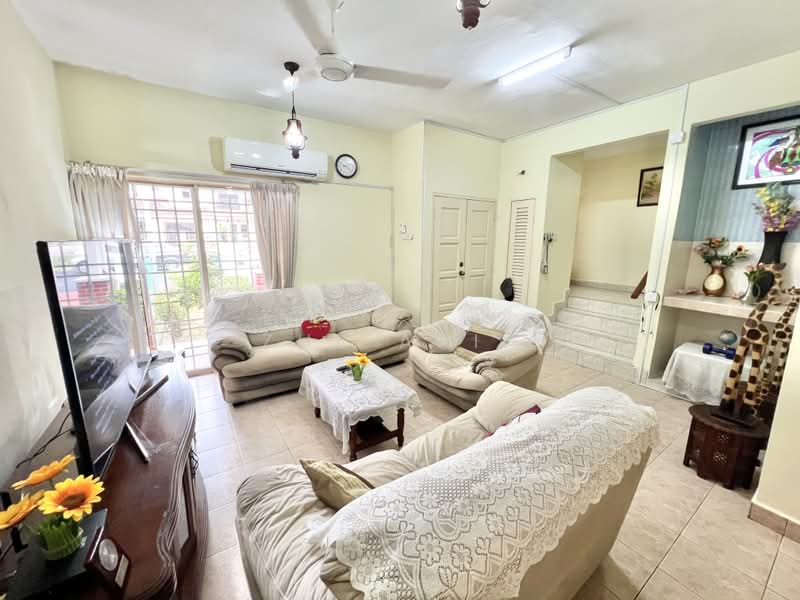 Rumah Teres 2 Tingkat untuk Dijual di Shah Alam (Selangor) - Zul Arif - Living Room - PropertyGuru.com.my