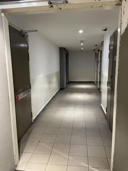 Office for Rent in Taman Serdang Perdana (Seri Kembangan) - Ethan Chong - Corridor - PropertyGuru.com.my