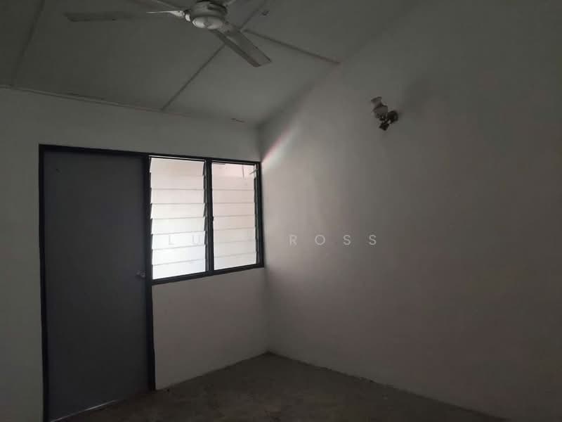 2-storey Terraced House for Sale in Taman Sri Rampai (Wangsa Maju) - Luke Ross - Interior - PropertyGuru.com.my