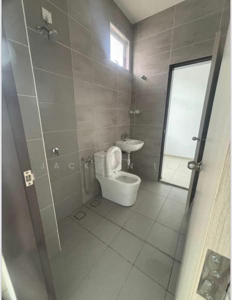 2-storey Terraced House for Rent in Bandar Layangkasa (Pasir Gudang) - Jackson Lim - Bathroom - PropertyGuru.com.my