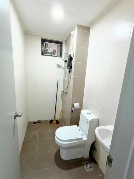 Kondominium untuk Disewa di Legendview - Vincent Tan - Bathroom - PropertyGuru.com.my