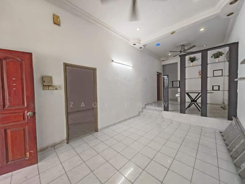 Rumah Teres 1 Tingkat untuk Dijual di Taman Rinting (Masai) - Zack Chow - Living Room - PropertyGuru.com.my