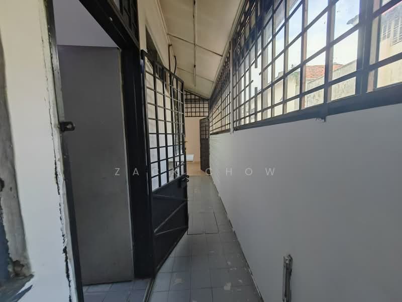Rumah Teres 1 Tingkat untuk Dijual di Taman Rinting (Masai) - Zack Chow - Corridor - PropertyGuru.com.my