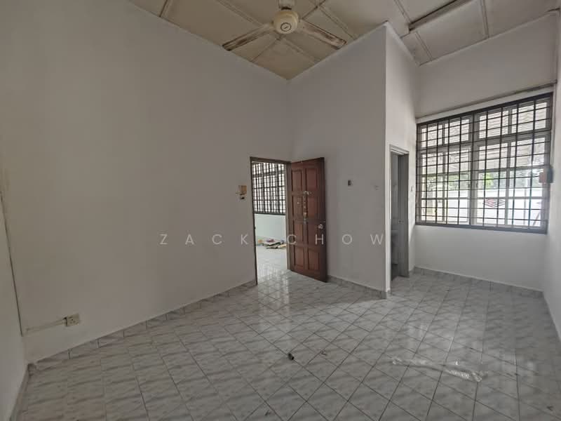 Rumah Teres 1 Tingkat untuk Dijual di Taman Rinting (Masai) - Zack Chow - Living Room - PropertyGuru.com.my
