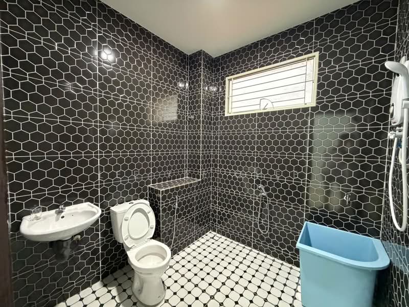 Semi-Detached House for Sale in Taman Bayu Mutiara (Bukit Mertajam) - Lee Yee Chee - Bathroom - PropertyGuru.com.my