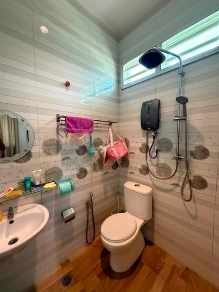 Rumah Berkembar untuk Dijual di Sungai Jawi (Penang) - Azura Ghani - Bathroom - PropertyGuru.com.my