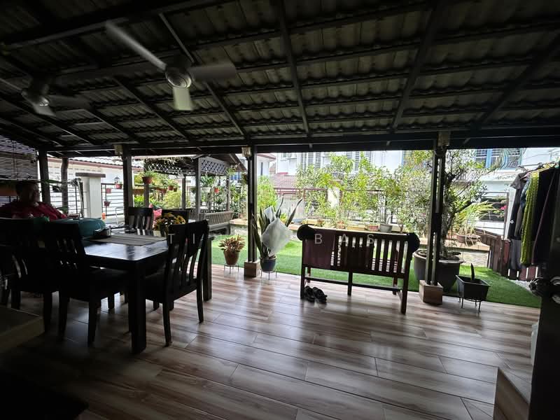 3-storey Terraced House for Sale in Denai Alam (Shah Alam) - Tina Abas - Dining Room - PropertyGuru.com.my