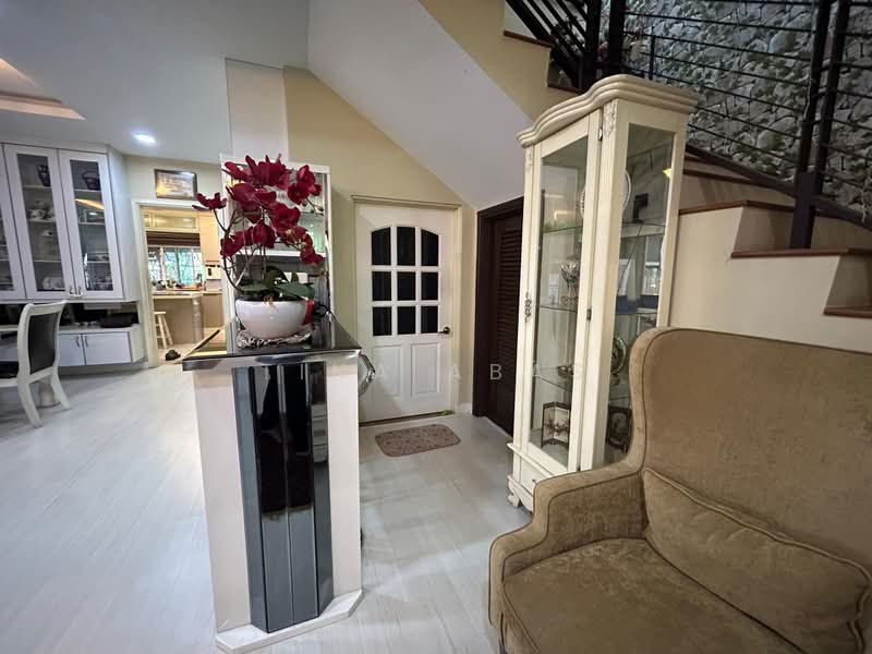 3-storey Terraced House for Sale in Denai Alam (Shah Alam) - Tina Abas - Interior - PropertyGuru.com.my