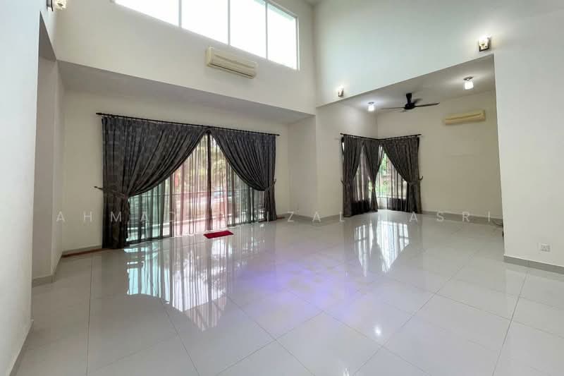 Rumah Banglo untuk Dijual di Kayangan Heights (Shah Alam) - Ahmad Faizal Basri - Living Room - PropertyGuru.com.my